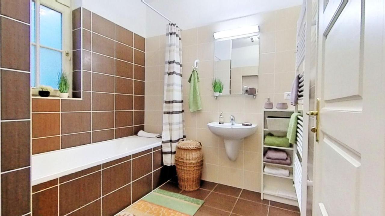 Central Apartmany Biela Street براتسيلافا المظهر الخارجي الصورة