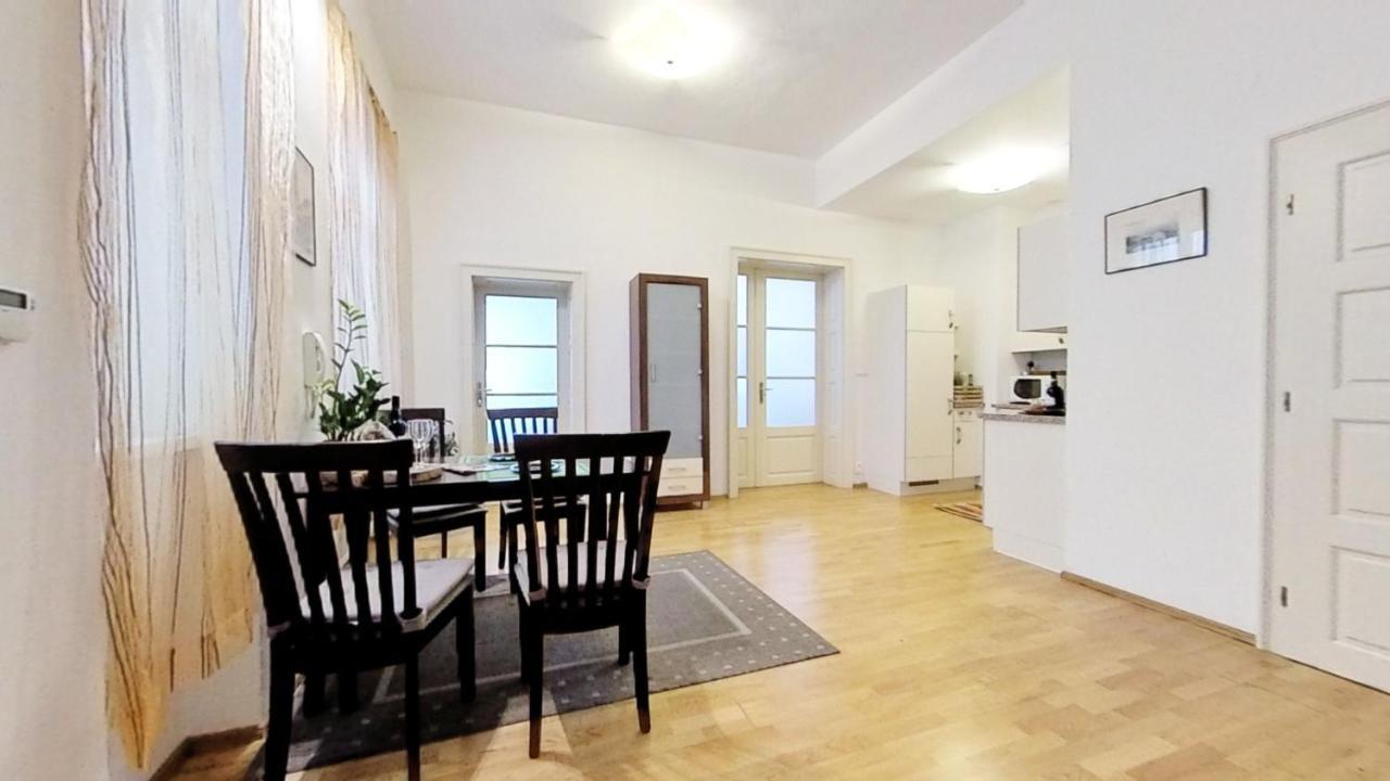 Central Apartmany Biela Street براتسيلافا المظهر الخارجي الصورة