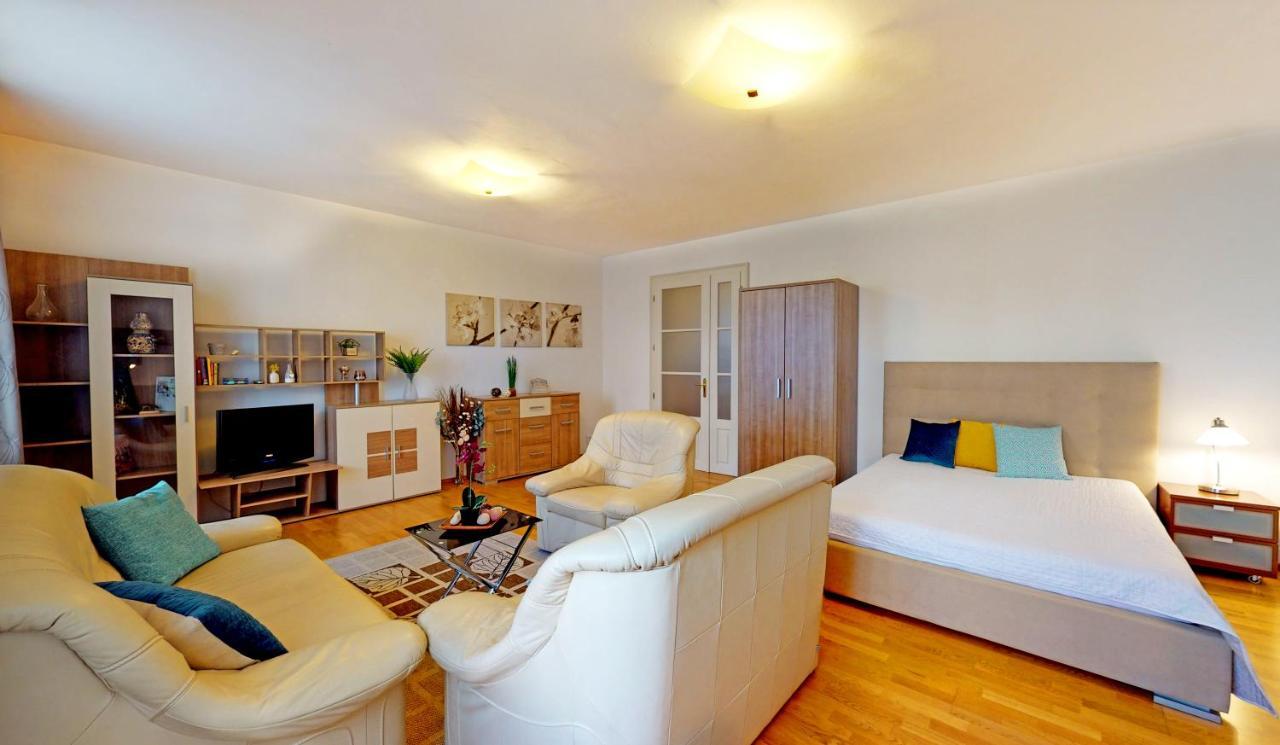 Central Apartmany Biela Street براتسيلافا المظهر الخارجي الصورة