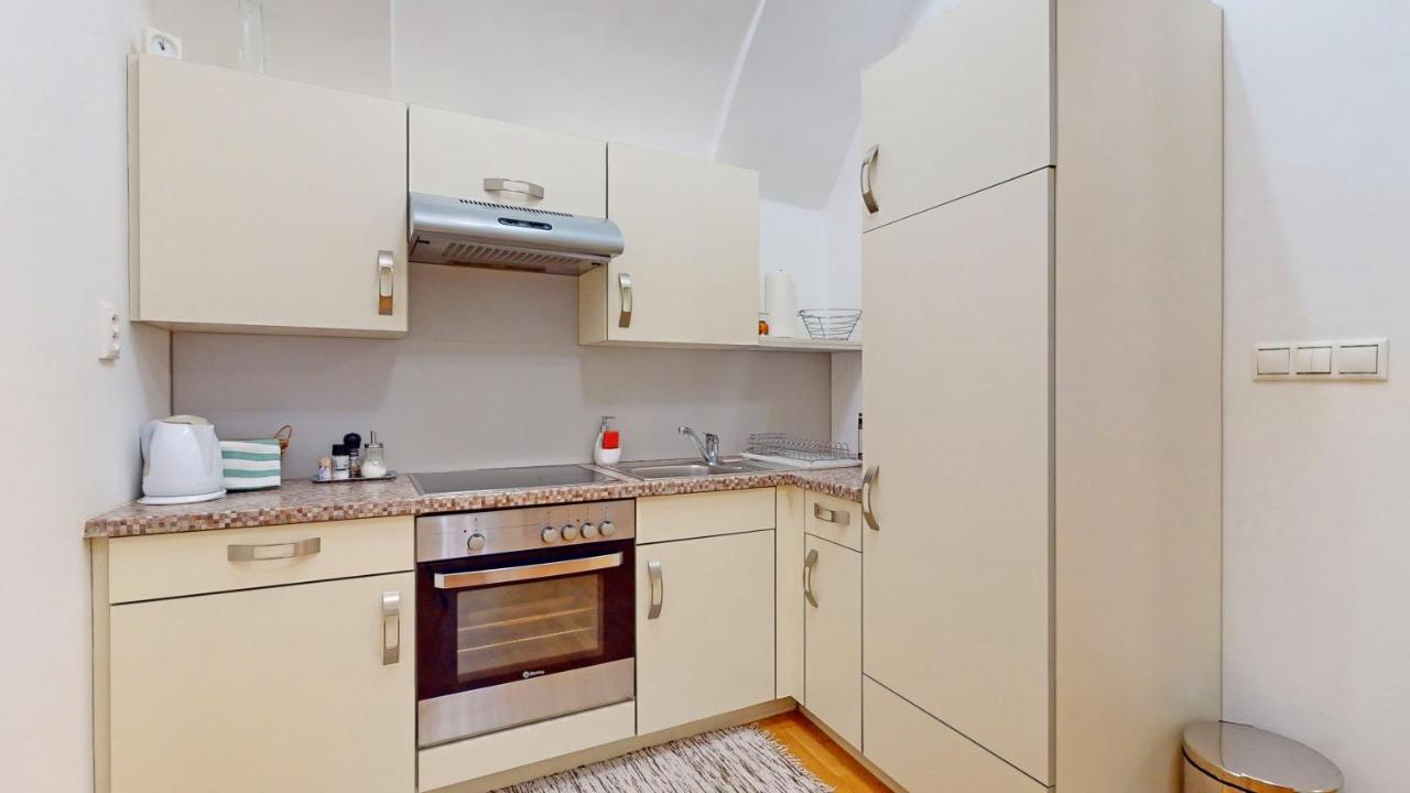 Central Apartmany Biela Street براتسيلافا المظهر الخارجي الصورة