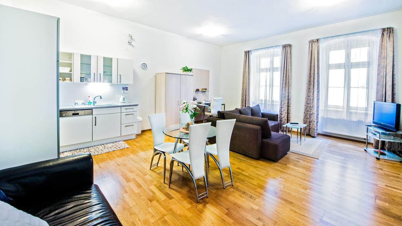 Central Apartmany Biela Street براتسيلافا المظهر الخارجي الصورة