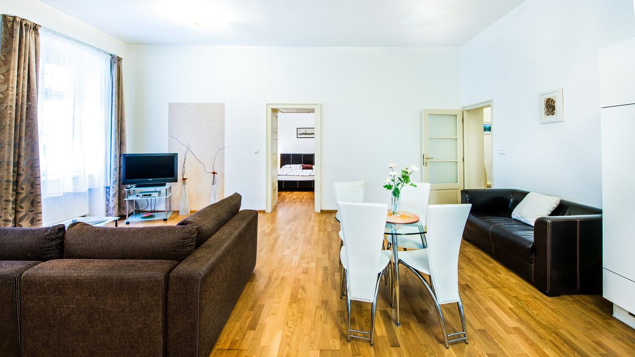 Central Apartmany Biela Street براتسيلافا المظهر الخارجي الصورة