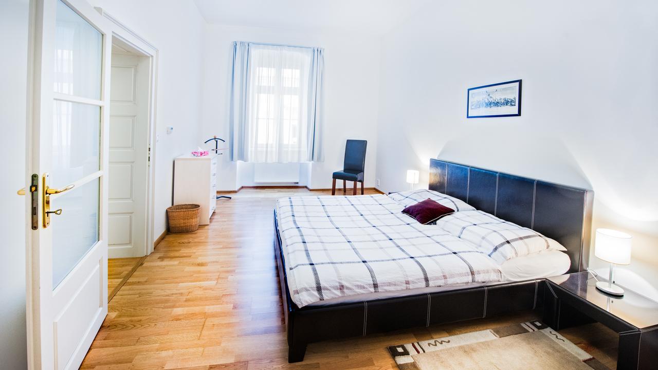 Central Apartmany Biela Street براتسيلافا المظهر الخارجي الصورة