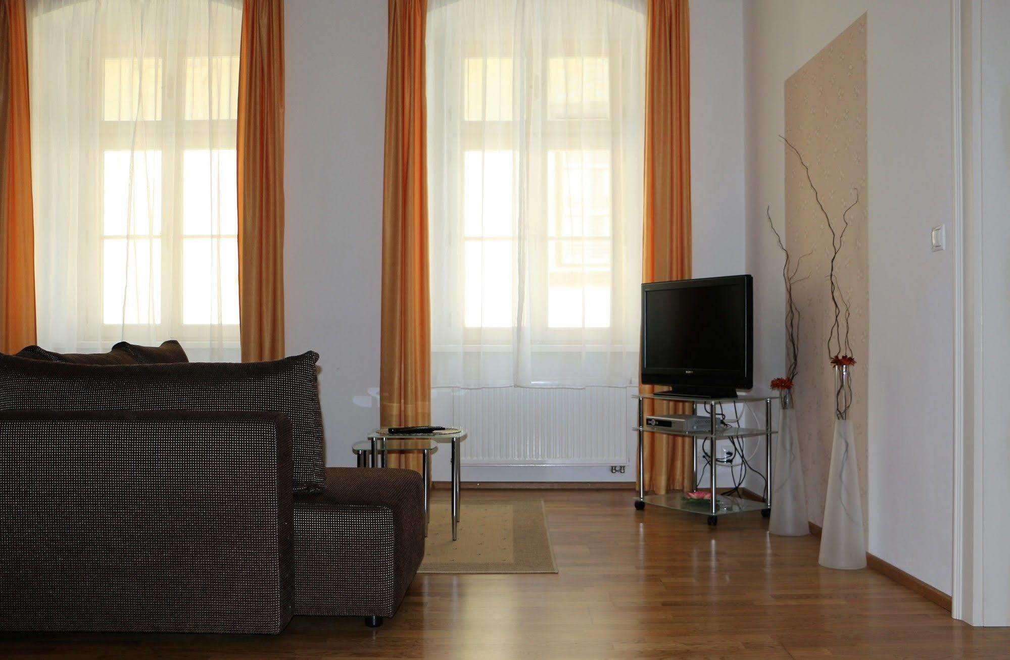 Central Apartmany Biela Street براتسيلافا المظهر الخارجي الصورة