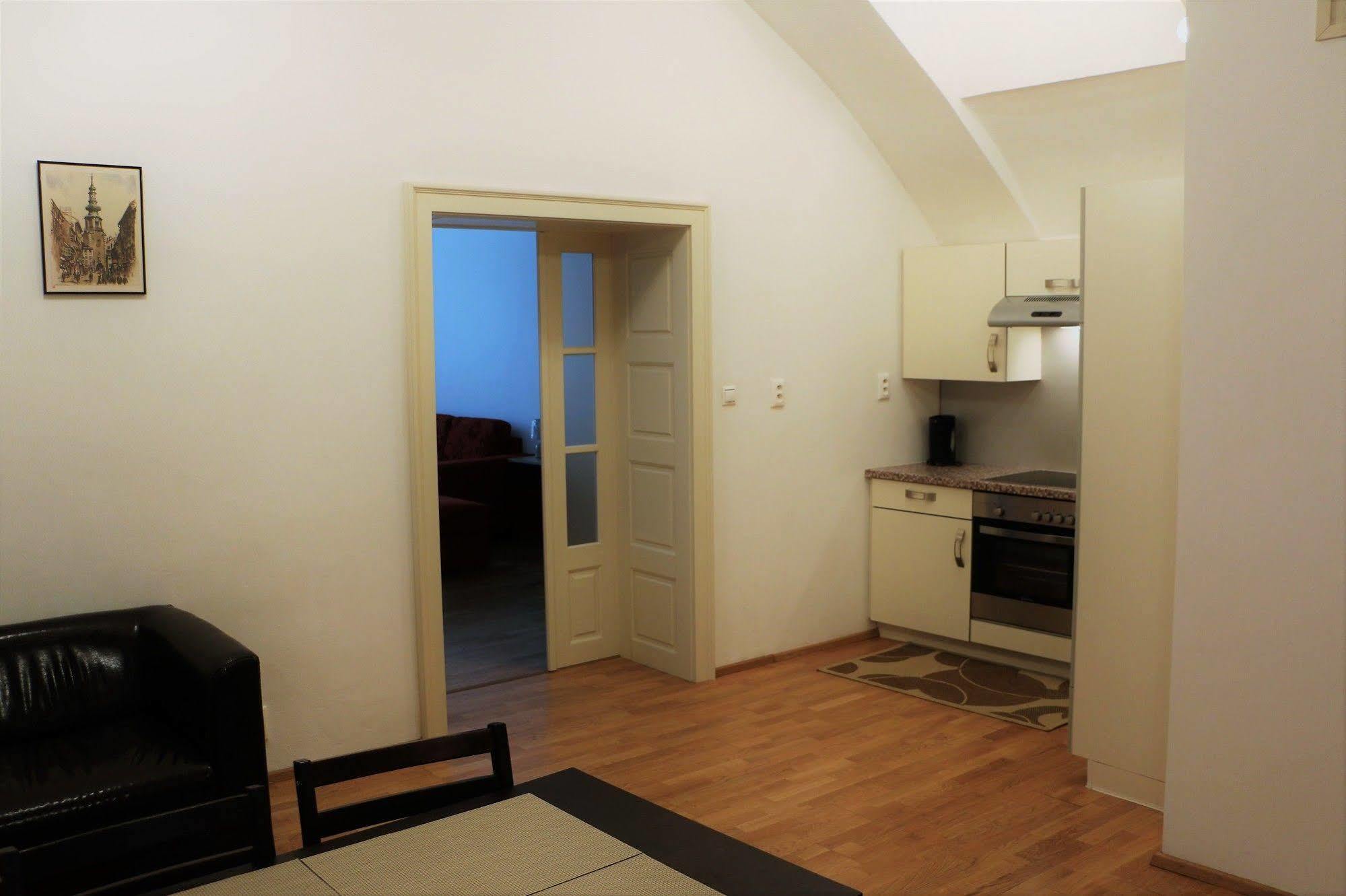 Central Apartmany Biela Street براتسيلافا المظهر الخارجي الصورة