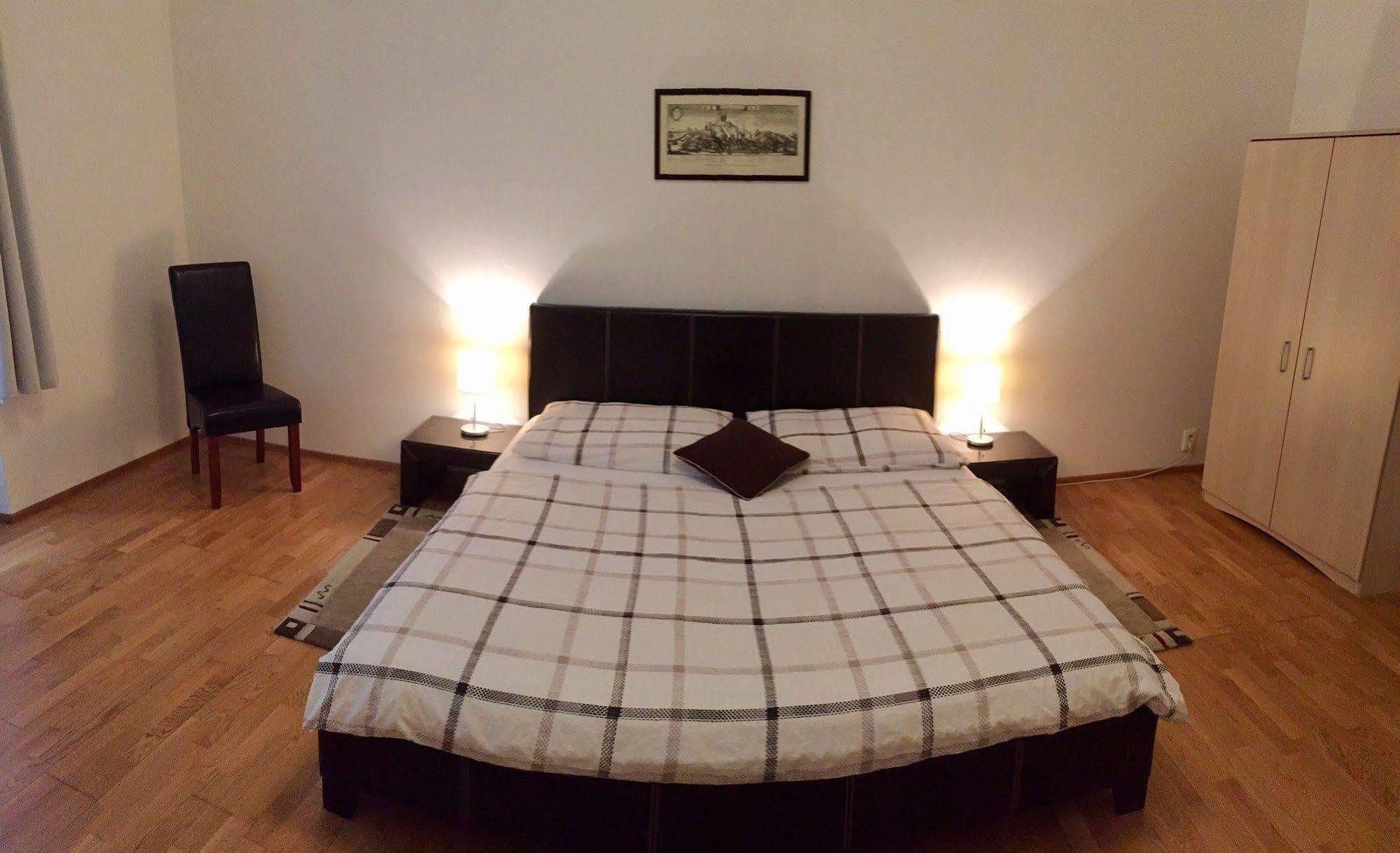 Central Apartmany Biela Street براتسيلافا المظهر الخارجي الصورة
