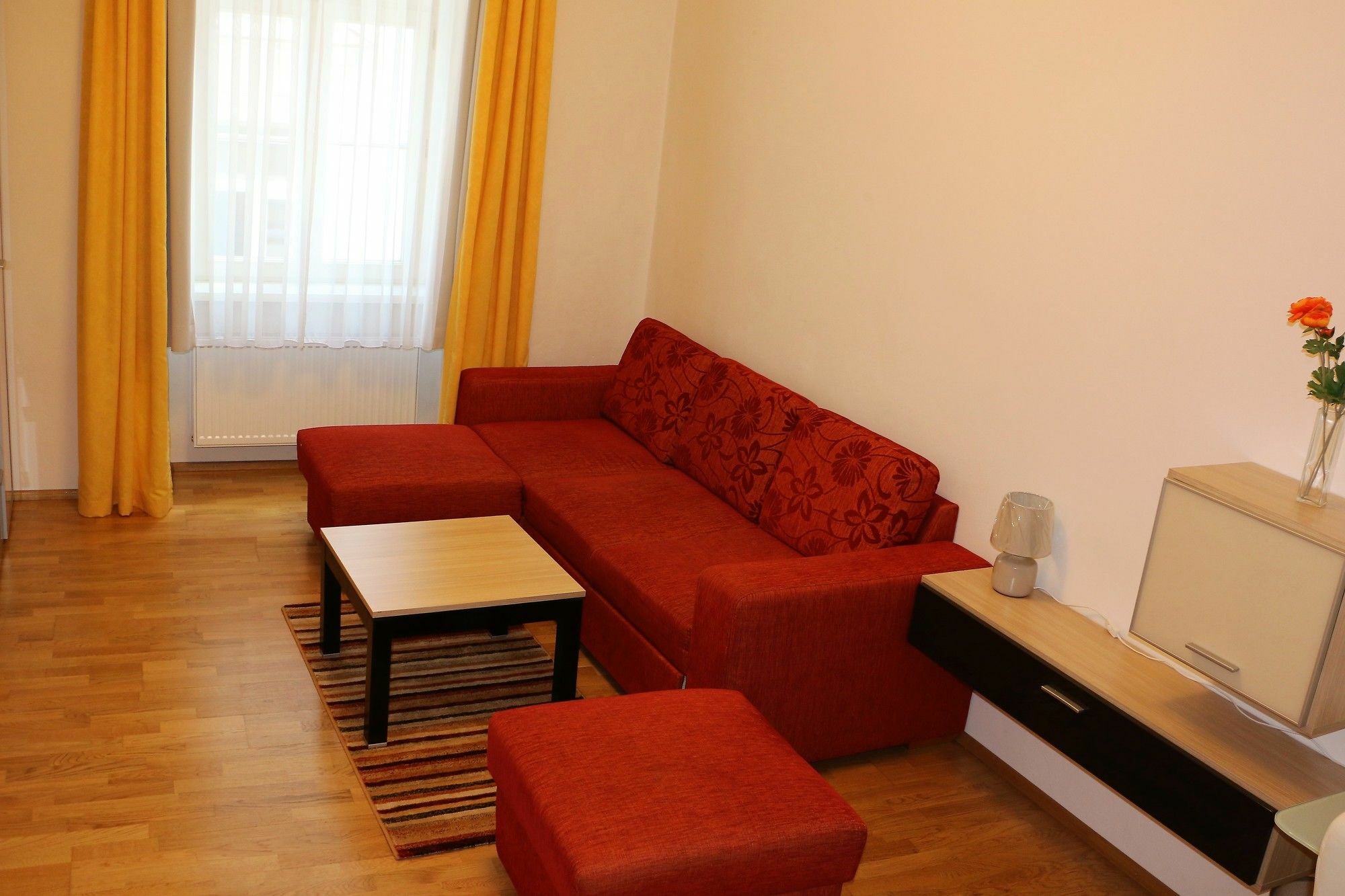 Central Apartmany Biela Street براتسيلافا المظهر الخارجي الصورة